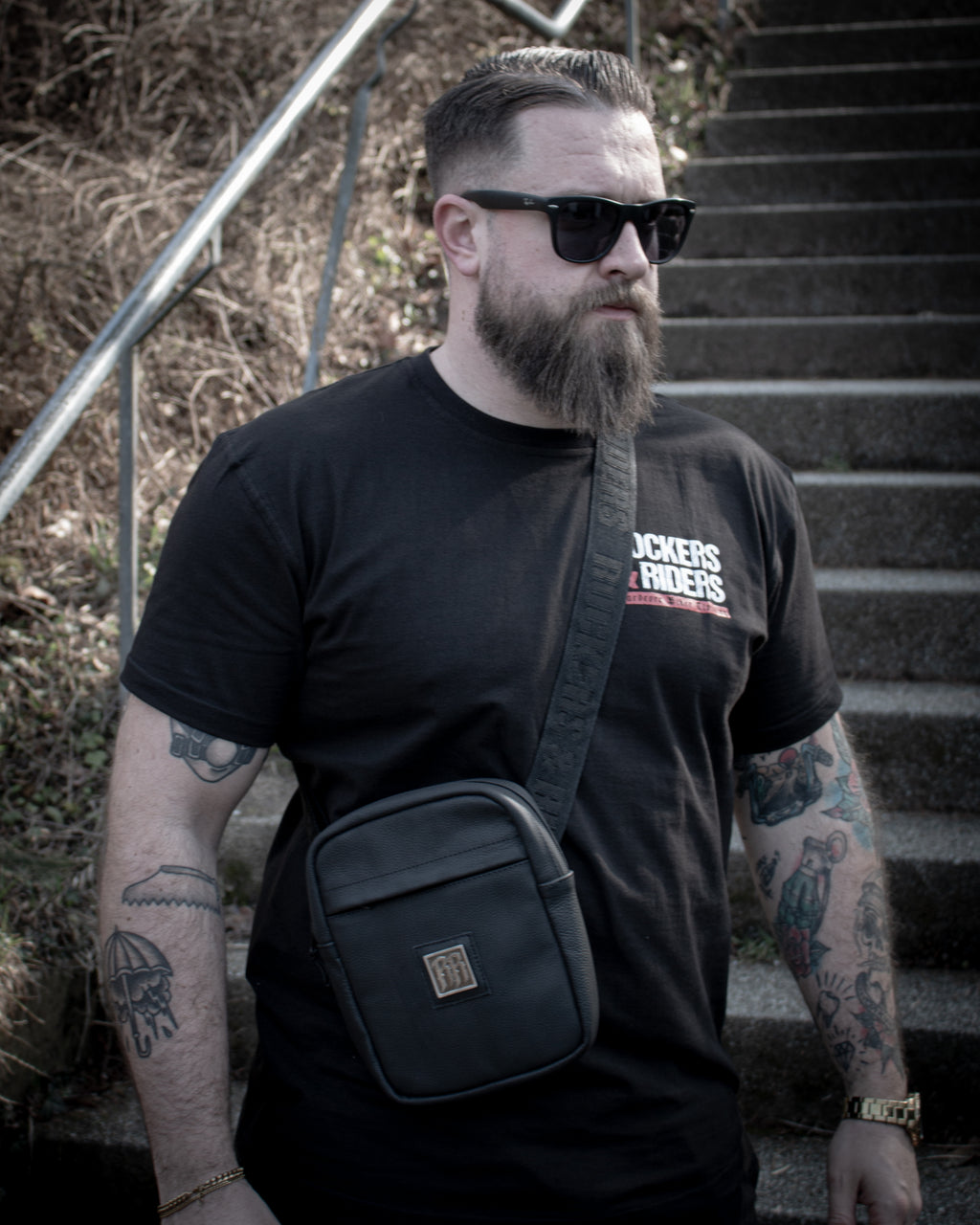 R&R Crossbody Bag mit Metall Logo