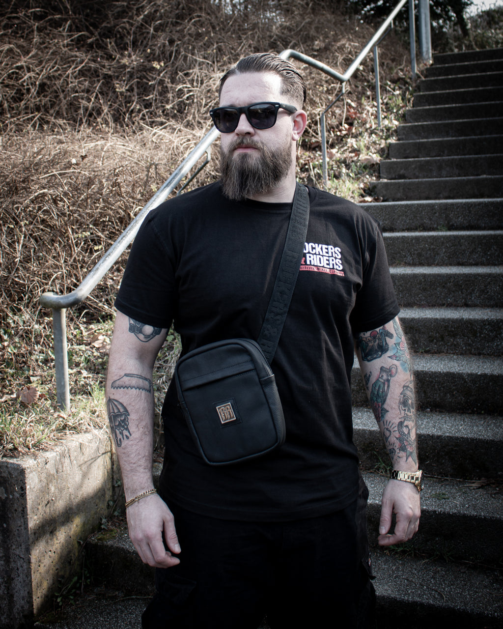 R&R Crossbody Bag mit Metall Logo