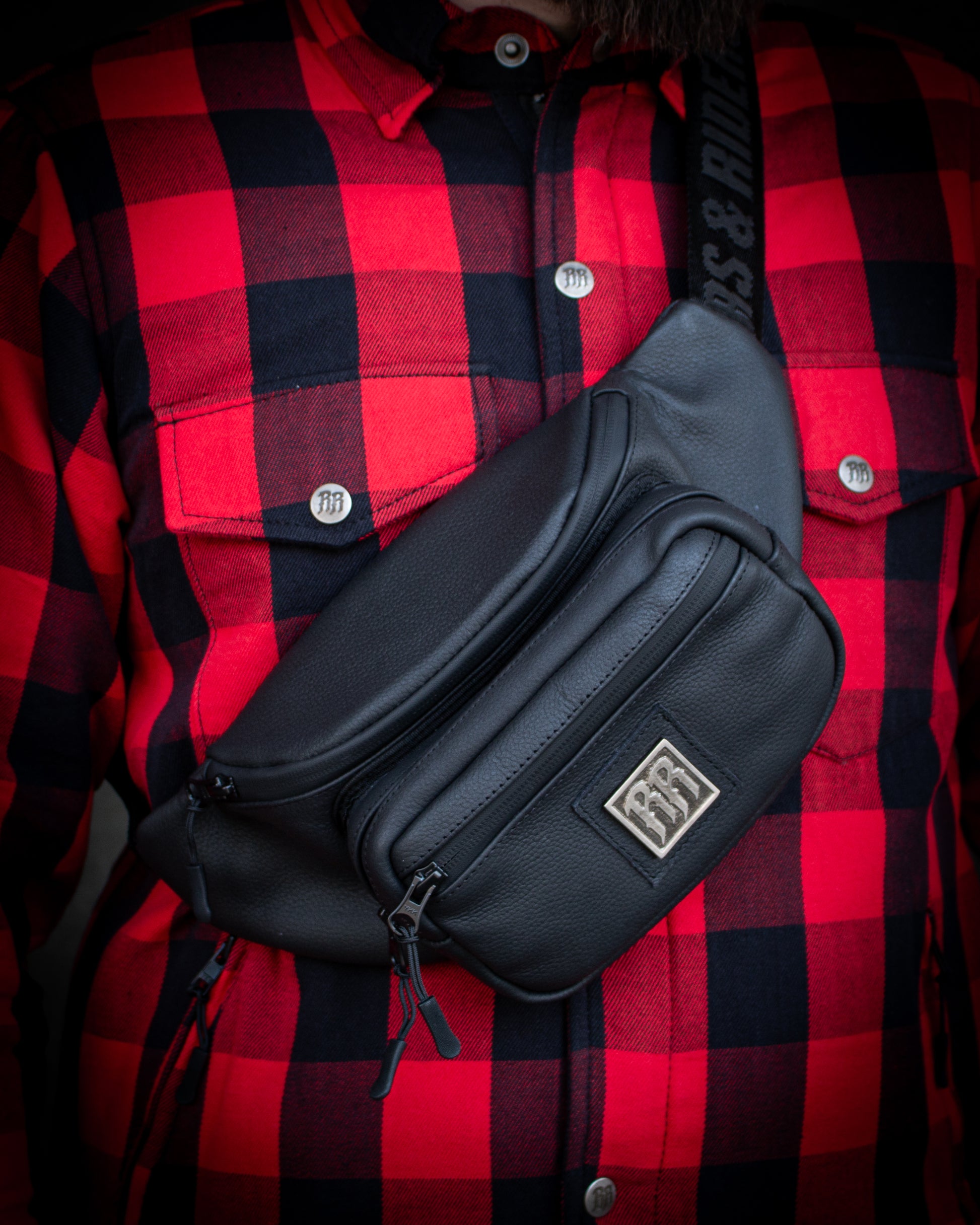 Hip Bag / Crossbody Bag mit RR Metall Logo