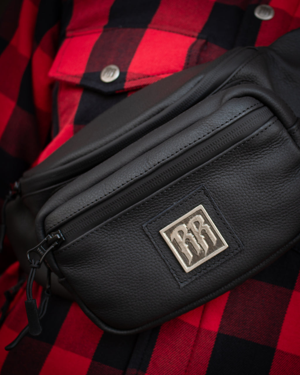 Hip Bag / Crossbody Bag mit RR Metall Logo