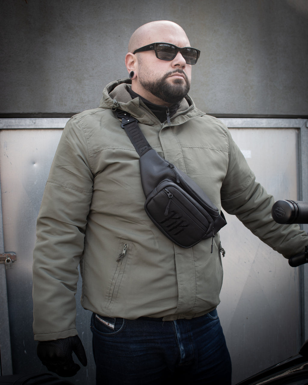 R&R Hip Bag / Cross Body Bag mit Stickerei