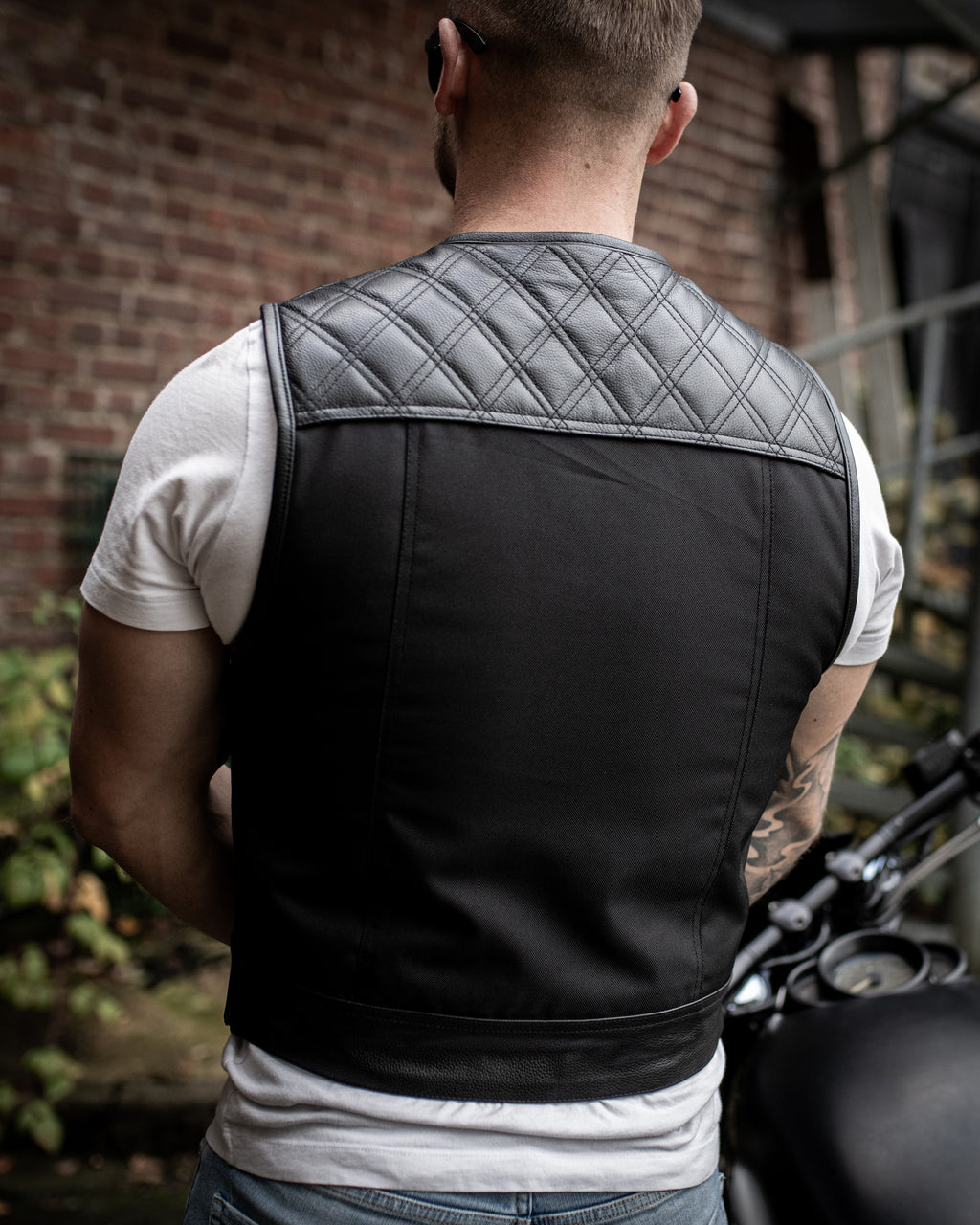 R&R CUSTOM CUT