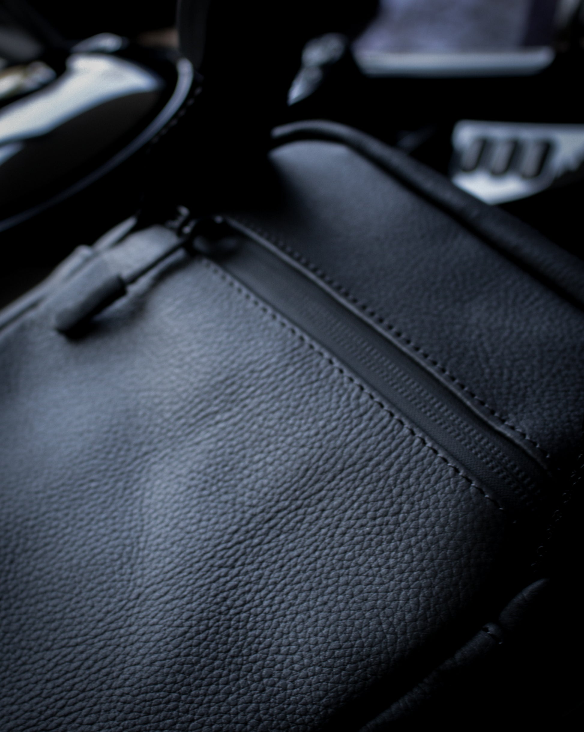 R&R Crossbody Bag mit Stickerei